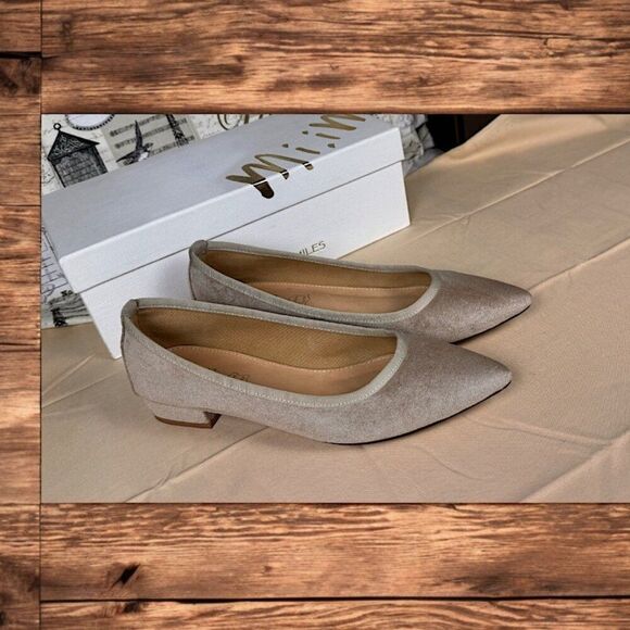 Mi.iM Luna Taupe Faux Suede Leather Pointed Toe Flats with Box, Women's 7.5 EUC - Picture 1 of 12